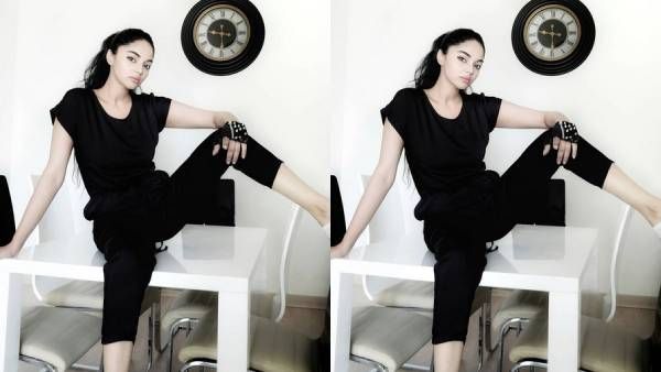 காலைத் தூக்கி பவர் காட்டிய சனம் ஷெட்டி.. பார்த்துப் பார்த்து பதறிய ரசிகர்கள்