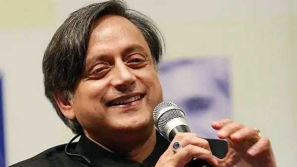 மாட்டு சாணத்தில் குளிப்பவர்கள்தான்.. இந்தியர்கள் என்ற கண்ணோட்டம் ஏற்படலாம்.. சசி தரூர் ட்வீட்