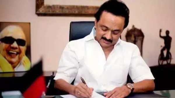 சபாஷ்.. 5 அதிரடி உத்தரவுகளில் ஸ்டாலின் கையெழுத்து.. அரிசி ரேஷன் கார்டுதாரர்களுக்கு இம்மாதமே ரூ.2000