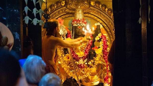 கொரோனா லாக்டவுன்... முருகன் கோவிலில் வைகாசி விசாக திருவிழா ரத்து - வீட்டிலேயே வழிபடலாம்