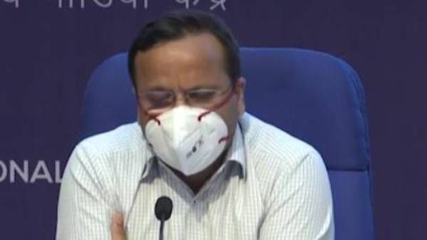 24/7 முகாம்.. செப்டம்பருக்குள் 70 கோடி பேருக்கு வேக்சின் முதல் டோஸ்.. நிதியமைச்சகம் நம்பிக்கை