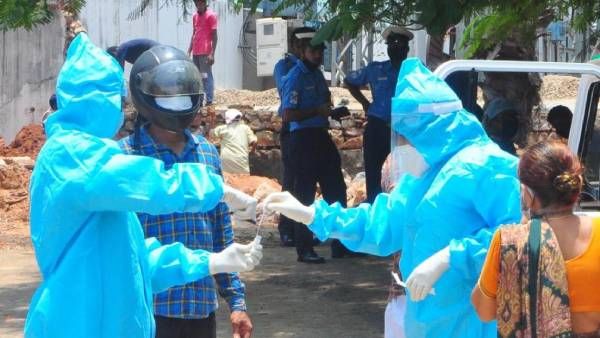 இந்தியாவில் 24 மணிநேரத்தில் 60,753 பேருக்கு கொரோனா பாதிப்பு- 97,743 பேர் டிஸ்சார்ஜ்;1,647 பேர் மரணம்