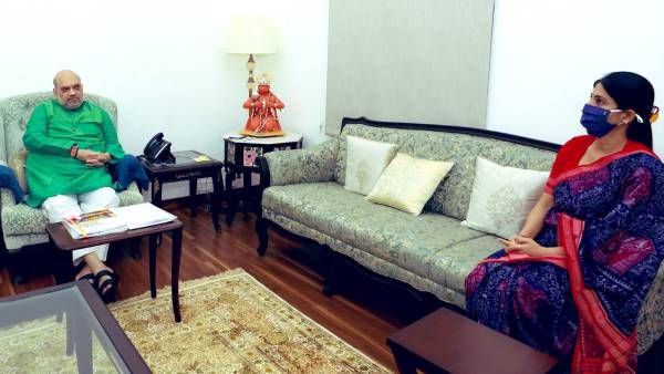 மாஸ்டர் மைண்ட்.. 'உபி' தேர்தல் வியூகத்தை ஆரம்பித்த அமித்ஷா.. சந்தித்த அனுப்பிரியா படேல்