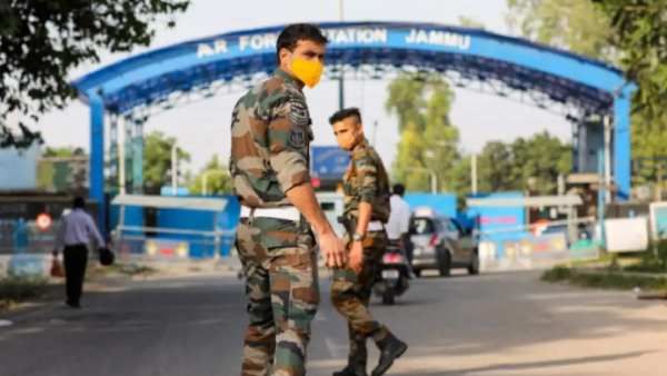 ஜம்மு விமான படைதளம்: ஹெலிகாப்டர்களுக்கு குறிவைத்து டிரோன் தாக்குதல்? முதல் கட்ட விசாரணையில் தகவல்