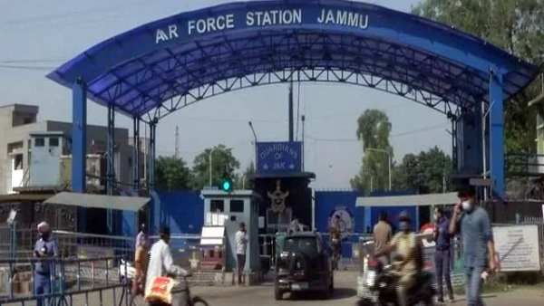 மக்கள் அதிகம் ஒன்றுகூடும் இடங்கள் குறி.. ஜம்முவில் ஐஇடி குண்டுகள் கண்டெடுப்பு.. உச்சக்கட்ட பதற்றம்