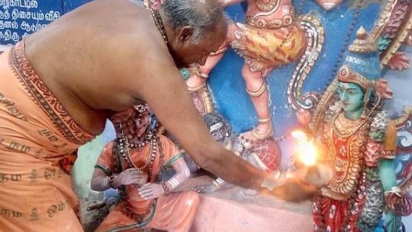 மாங்கனித் திருவிழா 2021: பெண்ணாகப் பிறந்து இறைவனோடு இணைந்த காரைக்கால் அம்மையார் கதை