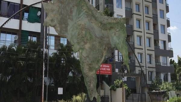 அட இங்க பாருங்க.. பாகிஸ்தான், வங்கதேசம் இந்தியாவுலதான் இருக்காமே.. ம.பி.யில் வைத்துள்ள சர்ச்சை மேப்!