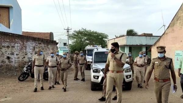 தன்னை வெட்டியவரை ரத்தம் சொட்ட சொட்ட ஓடி சென்று கல்லால் அடித்துக் கொன்ற பண்ணையார்.. தென்காசி பயங்கரம்