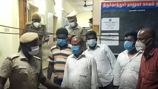 திமிங்கிலம் வாந்தி.. மதிப்பு ரூ.2 கோடி.. மடக்கிப் பிடித்த போலீசார்.. திருச்செந்தூரில் பரபரப்பு