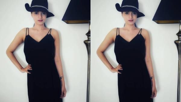 கருப்பு கேப்.. செம கச்சிதம்.. இதுதான் என்னோட சீக்ரெட்.. நச்சுன்னு உடைத்த சனம்!