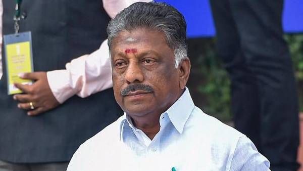 ஆல் இஸ் நாட் வெல்.. நெல்லையை அடுத்து தேனியில் முளைத்த பேனர்.. அந்த ஒரு வாசகத்தால்.. தகிக்கும் அதிமுக