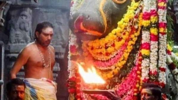 சிவ ஆலயங்களில் சோமவாரப்பிரதோஷம் கோலாகலம் - சிவன் நந்திக்கு சிறப்பு அபிஷேகம்