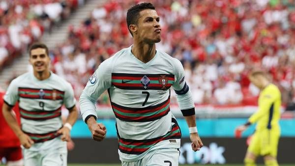 Euro2020.. 80 நிமிசம் பார்த்தேன்.. ஒன்னுமில்லை.. சாப்பிட போனேன்.. 3 கோல்.. அடேய்களா!