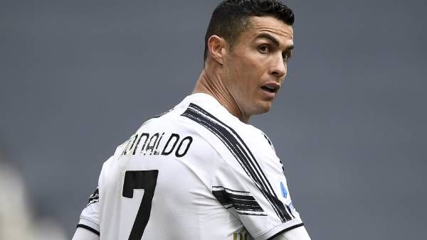 ரொனால்டோ தில்லு.. இங்க யாருக்காச்சுச்சும் இருக்கா பாஸ்.. வைரலாய்ட்டாரு பாருங்க!