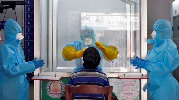 இந்தியாவில் மேலும் 54,069 பேருக்கு கொரோனா பாதிப்பு- 24 மணிநேரத்தில் 1,321 பேர் மரணம்