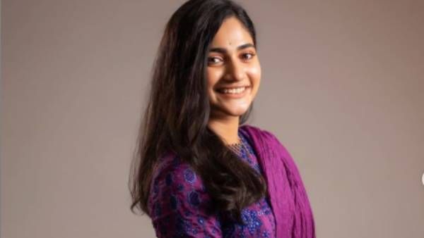 லாஸ்லியா விட்ட பெருமூச்சு.. நாங்க எதையும் பார்க்கலை.. சிரிச்சபடி கலாய்க்கும் நெட்டிசன்கள்!