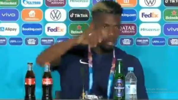 ரொனால்டோவை தொடர்ந்து.. பிரஸ் மீட்டில் மற்றொரு கால்பந்து வீரர் செய்த தரமான சம்பவம்.. வைரல் வீடியோ!