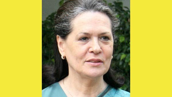 பைபிள், ஏசு சிலை.. 