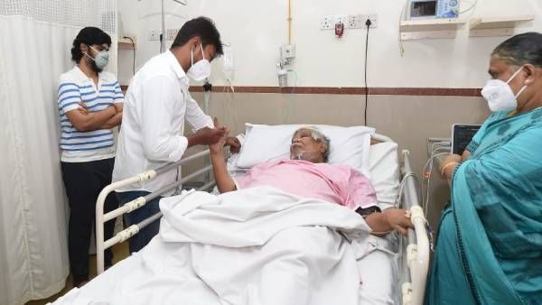 தாத்தாவின் வலதுகரம்.. கேள்விபட்ட உடனேயே.. ஓடோடிச் சென்று சந்தித்த உதயநிதி! நெகிழ்ந்த சண்முகநாதன்!