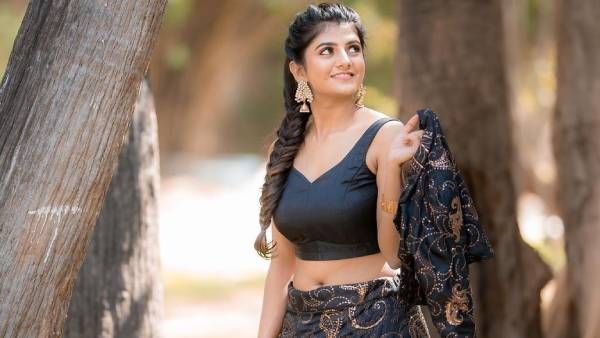 மேல் சட்டையை கழற்றிக் கையில் பிடித்து அசத்திய கேபி.. ஓடி வந்த ரசிகர்கள்