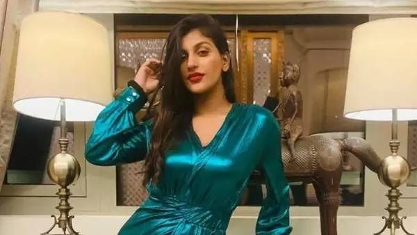 யாராவது எங்களை காப்பாற்றுங்கள்.. ப்ளீஸ் ஹெல்ப்.. ஈசிஆர் விபத்தின்போது கூக்குரலிட்ட யாஷிகா ஆனந்த்