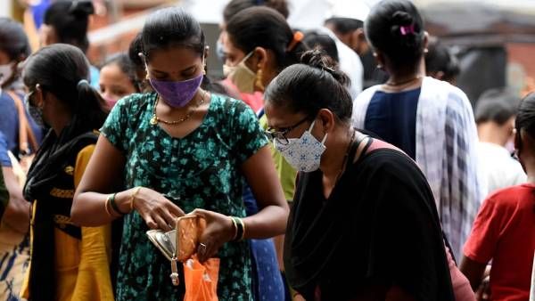 இந்தியாவில் கடந்த 24 மணிநேரத்தில் 41,506 பேருக்கு கொரோனா; 895 பேர் மரணம்