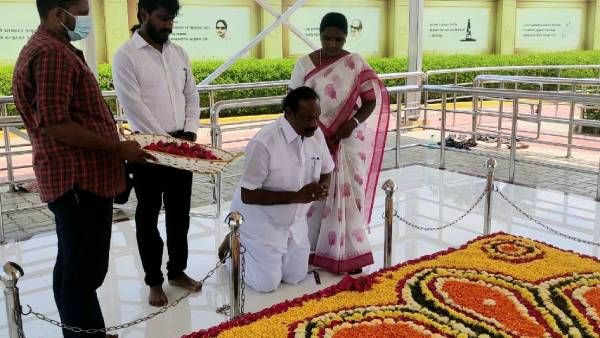 பள்ளி புத்தகங்களில்.. கருணாநிதியின் வாழ்க்கை வரலாற்றை சேர்க்க நடவடிக்கை.. திண்டுக்கல் ஐ லியோனி