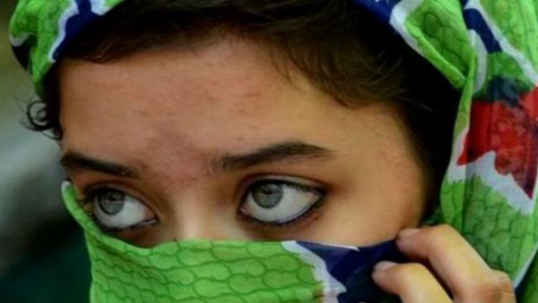 லேடீஸ் பாத்ரூமில்.. கதவே இல்லையாமே.. அதுவும் ஒரே ரூமில் 3 பேரா?.. பகீரை கிளப்பும் திகார் ஜெயில்