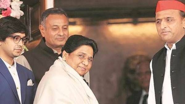 உ.பி. தேர்தல்.. ஆட்டத்தை தொடங்கிய சமாஜ்வாதி- மாயாவதி கட்சி மாஜிக்களை அள்ளியது!