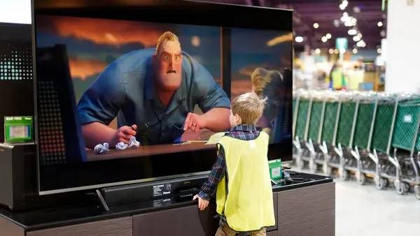 ஆஹா.. என்ன இப்படி இறங்கிட்டாங்க.. தியேட்டர் மாறியே.. 'தினமும் ரெண்டு ஸோ'. மாறிய தொலைக்காட்சிகள்