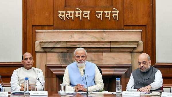 ஒன்றிய அமைச்சரவையில் விரைவில் மாற்றம்... அமைச்சர்கள் எண்ணிக்கையை 53-லிருந்து 81-ஆக உயர்த்த முடிவு..!