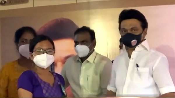 பாட்டியம்மா நல்லா இருங்கீங்களா.. நேராக வீட்டுக்குள் சென்ற ஸ்டாலின்.. அப்படியே நெகிழ்ந்து போன கொளத்தூர்