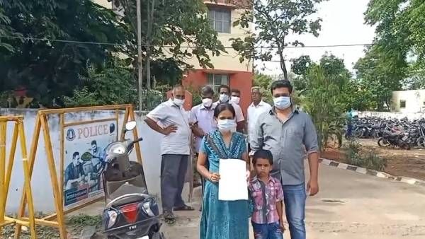 கடை பெண்ணுக்கு ரூட் விட்ட கணவன்! வீட்டில் மனைவிக்கு நூல்விட்ட மாமானார்.. பல்லடத்தில் ஒரே அக்கப்போரு