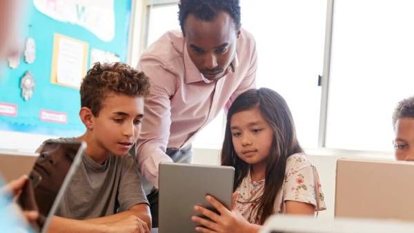 கல்வி என்பது சொல்லிக் கொடுப்பதல்ல.. ஒருவரை உருவாக்குவது!