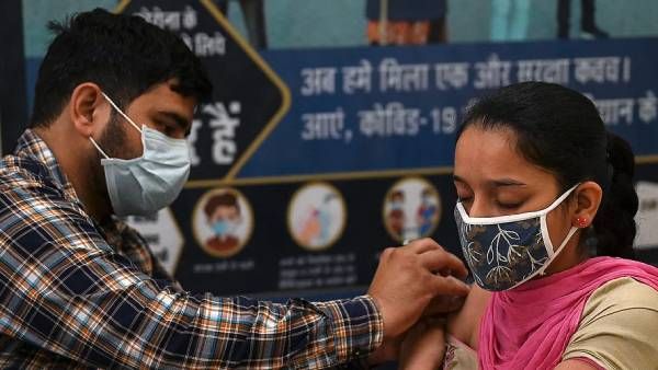 33.8 கோடி பேருக்கு வேக்சின்.. இந்தியா புதிய மைல்கல்.. தமிழ்நாட்டில் எத்தனை பேருக்கு? முழு டேட்டா
