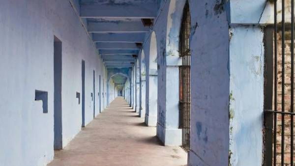 சிறையில் கைதிகளுடன் ஒரு நாள் செலவிட ஆசையா.. அப்ப ரூ 500 கட்டுங்கள்.. பெலகாவி சிறை ஆஃபர்