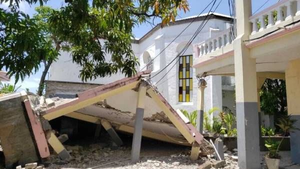 நிலநடுக்கங்களின் நாடு.. ஒரே இரவில் 304 பேரை பறிகொடுத்த கரிபீயன் தேசம் 