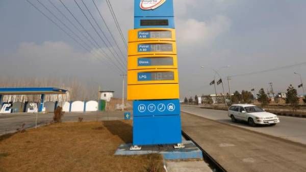 தவித்த தாலிபன்கள்... வைத்த கோரிக்கை.. கைகொடுக்க களம் இறங்கிய ஈரான்.. பறக்கும் எரிபொருள்கள்!