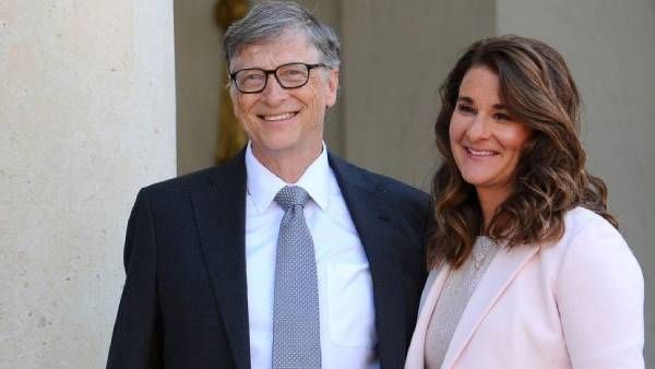 27 ஆண்டுகால திருமணத்தை முறித்து கொண்ட பில்கேட்ஸ்- மெலிண்டா கேட்ஸ் தம்பதி!