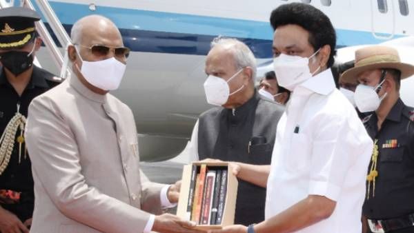 குடியரசு தலைவருக்கு ஸ்டாலின் பரிசளித்த 7 புத்தகங்கள் என்னவெல்லாம் தெரியுமா?.. எல்லாமே செம சூப்பர்!