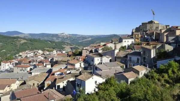 ஒரு வீட்டின் விலை ரூ.87 மட்டும்தான்.. பால்காய்ச்ச ரெடியா.. அரசே விற்பனை செய்கிறது.. இத்தாலியில்!