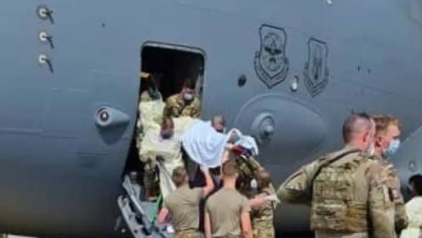 அமெரிக்க விமானத்தில்.. நடுவானில் ஆப்கான் பெண்ணுக்கு பிறந்த குழந்தையின் பெயர் 'ரீச்'