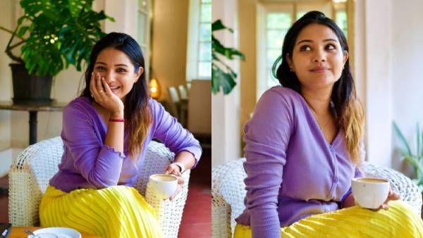 கால் மேல கால்.. அம்சமாக தெரியும் அழகு.. கலக்கும் சரண்யா துரோடி.. கவிதை பாடும் ரசிகர்கள்