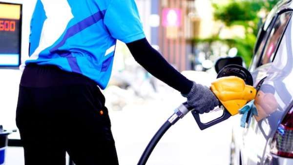 ஹேப்பி நியூஸ்.. புதுச்சேரியில் பெட்ரோல் விலை ரூ.2.43 குறைகிறது.. வாட்வரி 3% குறைக்க ஆளுநர் ஒப்புதல்