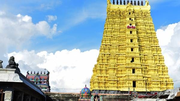 ராமேஸ்வரத்தில் குவிந்த பக்தர்கள்... 15 நாட்களுக்குப் பிறகு சாமி தரிசனம் - புனித நீராடிய பக்தர்கள்