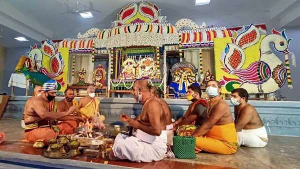 ராமேஸ்வரம்: ராமநாத சுவாமி பர்வதவர்த்தினி அம்மன் பள்ளியறை நிகழ்ச்சி - பக்தர்களுக்கு அனுமதியில்லை