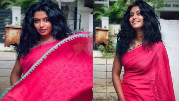 சிவந்த புடவையில்.. பரவசமூட்டிய கண்ணம்மா.. ஓடி வந்து நெக்குருகிய ஃபேன்ஸ்!