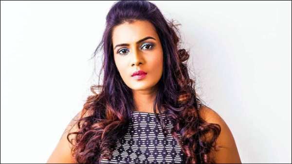 பட்டியலினத்தவரை அவதூறாக பேசிய வழக்கு: நடிகை மீரா மிதுனுக்கு நீதிமன்றம் சம்மன்