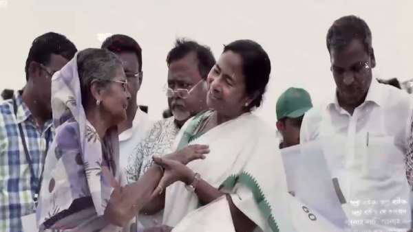 ''நாடு அனைவருக்கும் சொந்தம்''.. மம்தா பானர்ஜி கைப்பட எழுதிய பாடல்.. பேஸ்புக்கில் வைரல்.. வீடியோ!