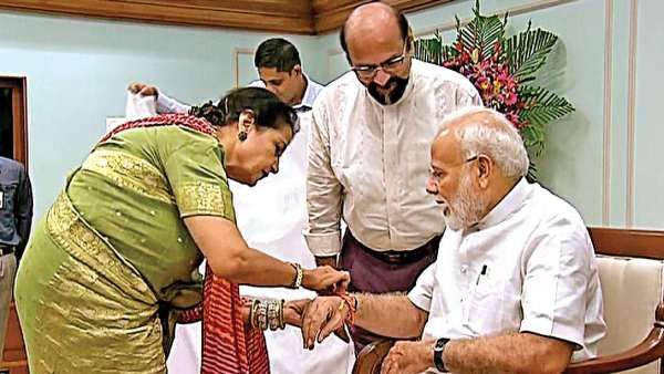 பாகிஸ்தானிலிருந்து வந்தது ராக்கி கயிறு.. 20வது வருடமாக அனுப்பி வைத்த மோடியின் ரக்ஷா பந்தன் சகோதரி